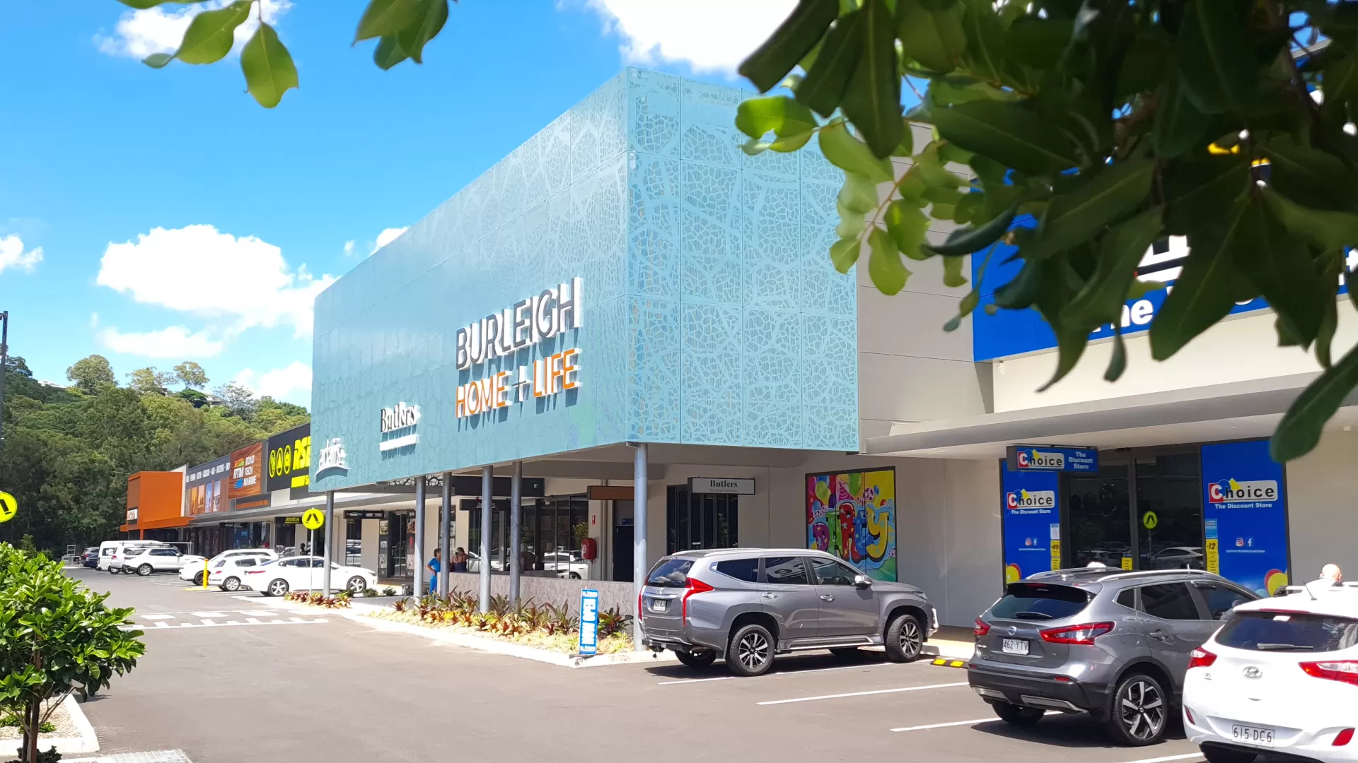 Burleigh waters Retail Large format