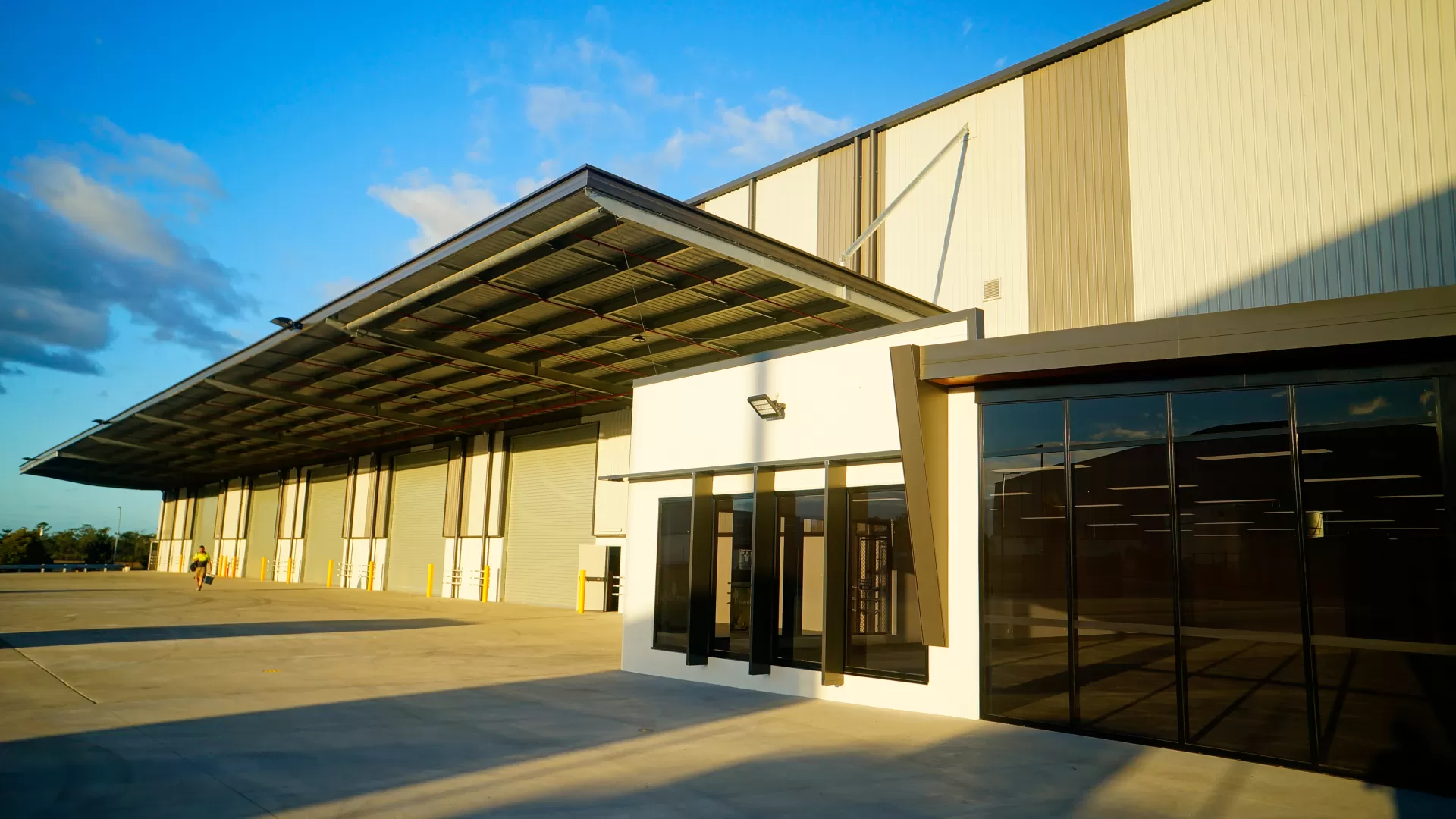 Industrial Warehouse Office External view Heathwood