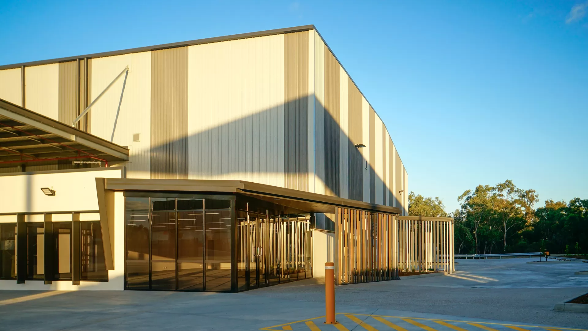 Industrial Warehouse External view Heathwood