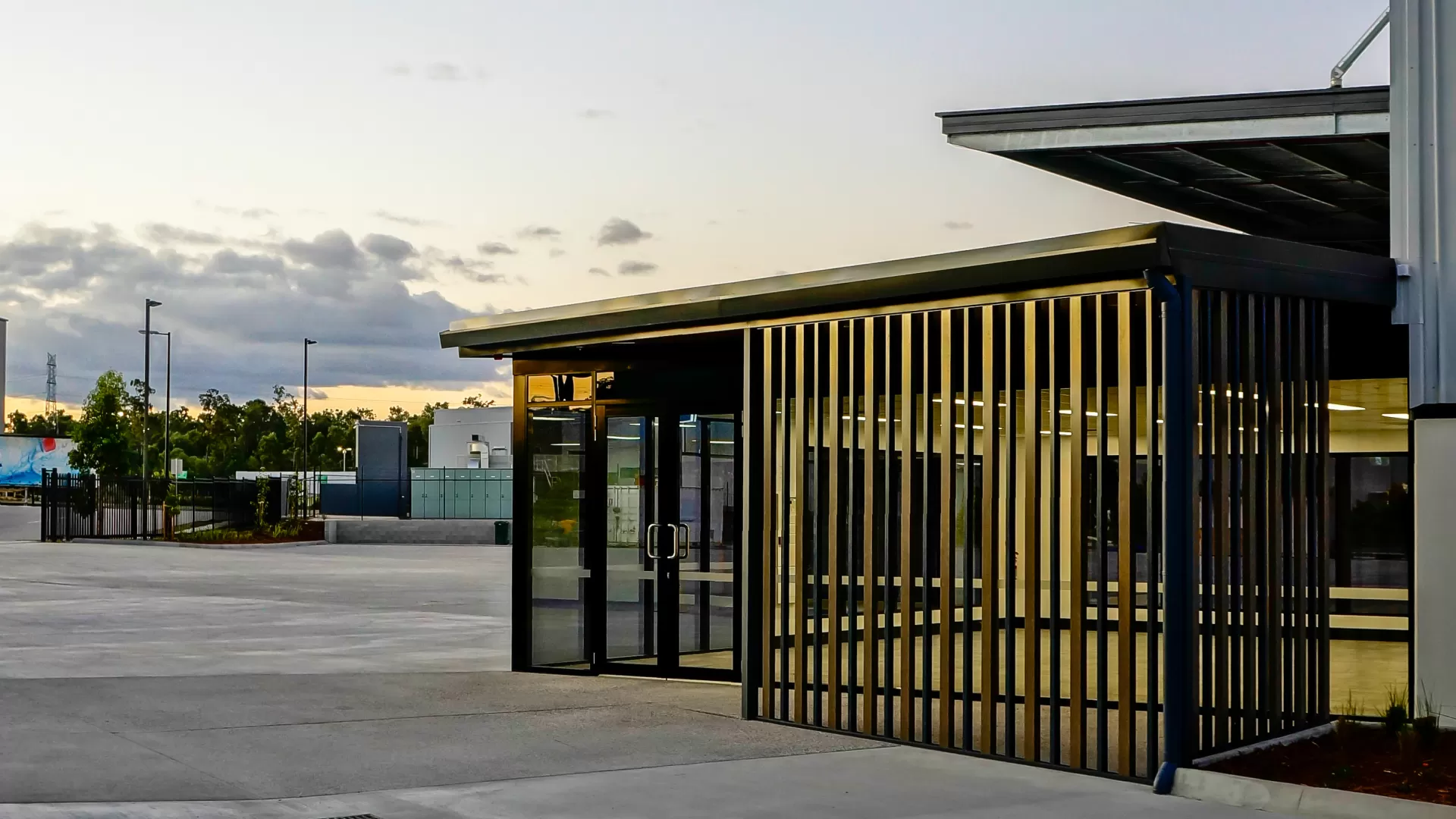 Industrial Warehouse Office External view Heathwood